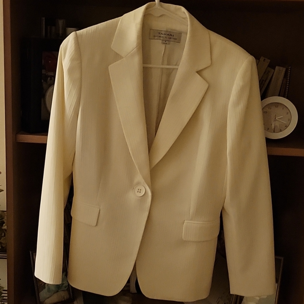 Tahari white jacket/blazer